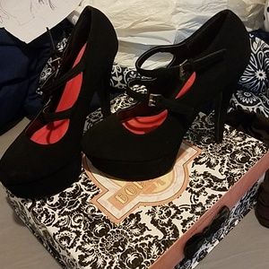 Black Qupid heels